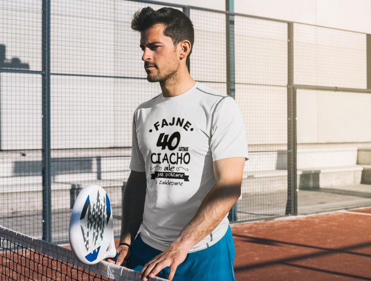 Koszulka na urodziny na 40 czterdziestkę z nadrukiem Fajne 40 letnie ciacho ale już polizane i zaklepane7.jpg