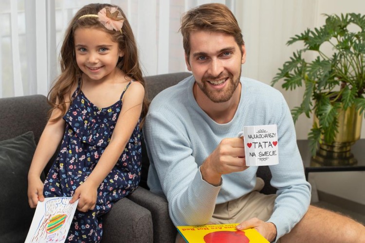 Koszulka dla taty wraz z kubkiem z nadrukiem Najukochańszy tata na świecie