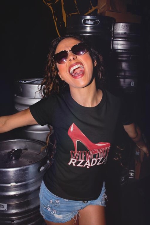 KOSZULKA DLA PRZYJACIÓŁKI NA PREZENT ŚWIĄTECZNY DZIEWCZYNY RZĄDZĄ 2.jpg