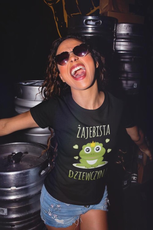 KOSZULKA DLA DZIEWCZYNY NA PREZENT ŚWIĄTECZNY ŻABISTA DZIEWCZYNA 2.jpg