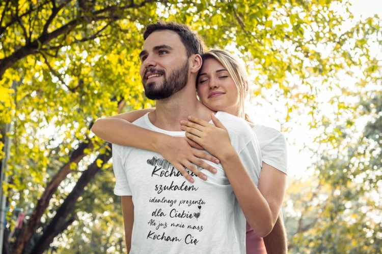 KOSZULKA NA WALENTYNKI PREZENT DLA CHŁOPAKA KOCHANIE SZUKAŁEM IDEALNEGO PREZENTU DLA CIEBIE, ALE JUŻ MASZ MNIE