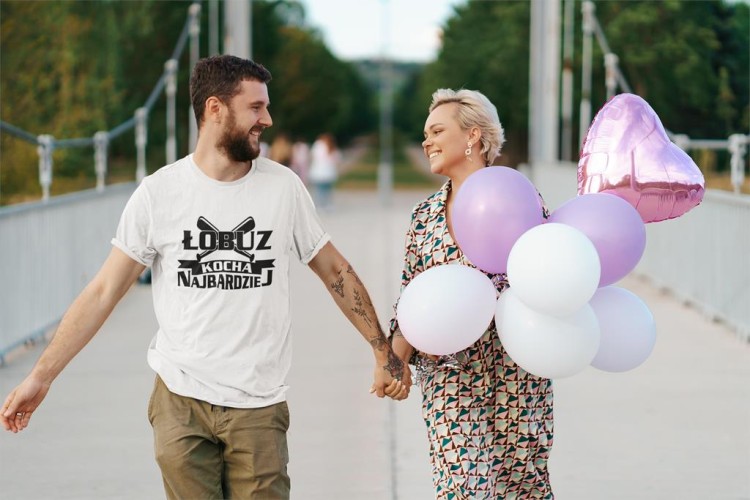 KOSZULKA NA WALENTYNKI PREZENT DLA CHŁOPAKA ŁOBUZ KOCHA NAJBARDZIEJ