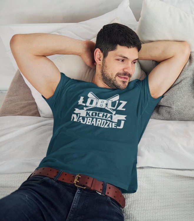 KOSZULKA NA WALENTYNKI PREZENT DLA CHŁOPAKA ŁOBUZ KOCHA NAJBARDZIEJ