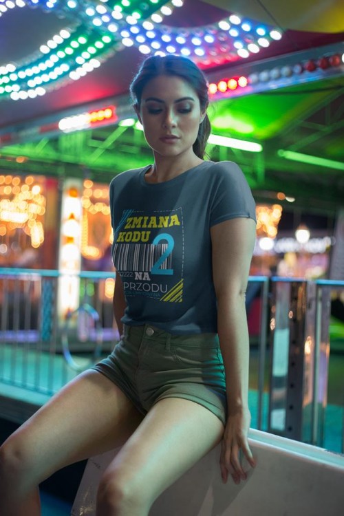 KOSZULKA DLA KOBIETY NA 20 URODZINY ZMIANA KODU NA 2 Z PRZODU DTF  (2).jpg