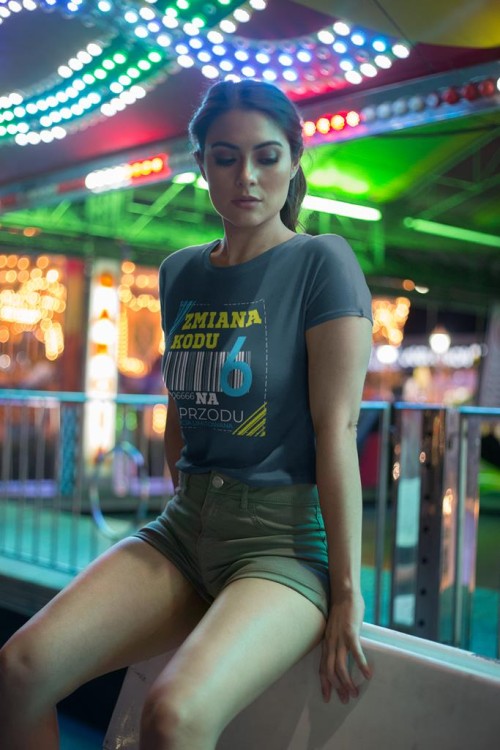 KOSZULKA DLA KOBIETY NA 60 URODZINY ZMIANA KODU NA 6 Z PRZODU DTF (2).jpg