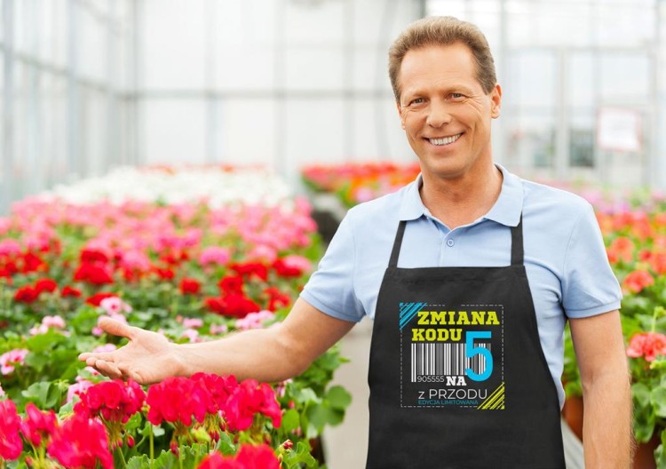 Fartuch na 50 urodziny prezent urodzinowy Zmiana kodu na 5 z przodu DTF  (2).jpg